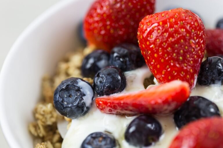 Food and Yoga: What to Eat Before and After Practice